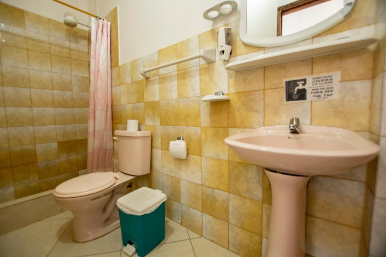 Hostal San Francisco ซานกริสโตวัล ภายนอก รูปภาพ